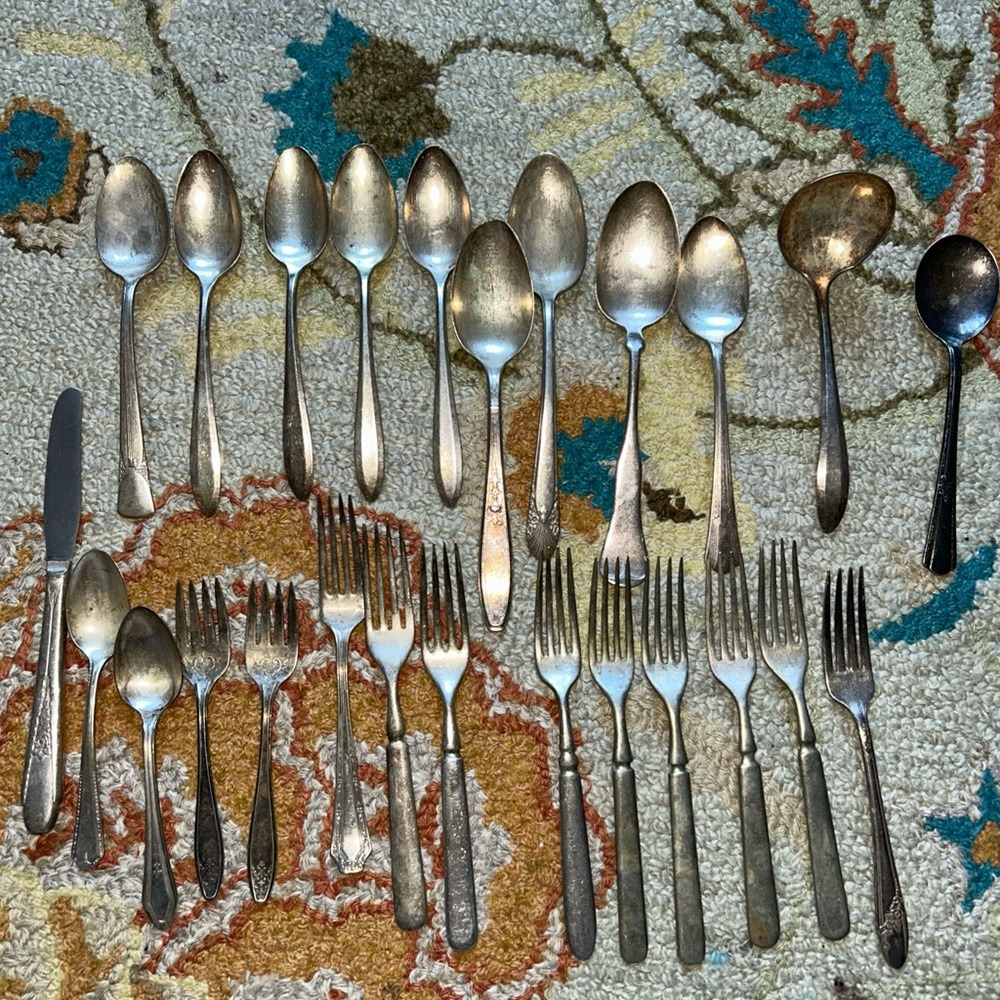 Lot Of 25 Vintage Flatware Community Plate Various Makers/Design Jewelry Upcycle